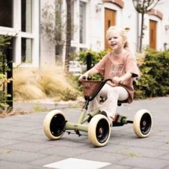 Coche De Pedales BERG Buzzy RETRO -Berg coche pedales BERG Buzzy Retro 1500x1500 LR 3 ad l